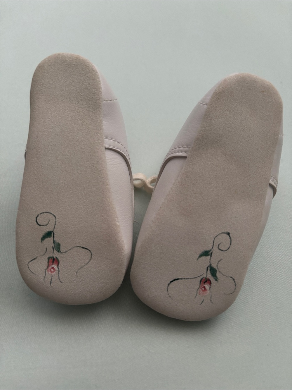 DARLING VINTAGE BABY GIRL CRIB SHOES - Picture 4 of 6